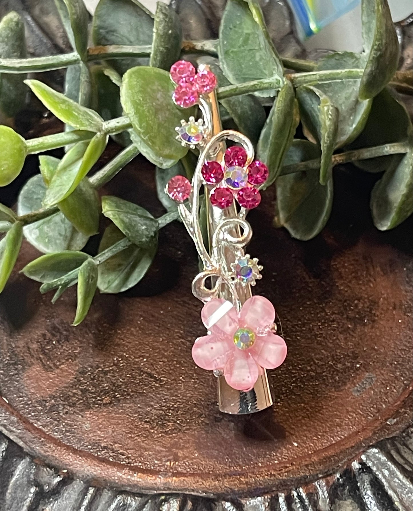 Flower alligator salon clip 2.5’’ gold toned with pink crystal rhinestones hair accessory
