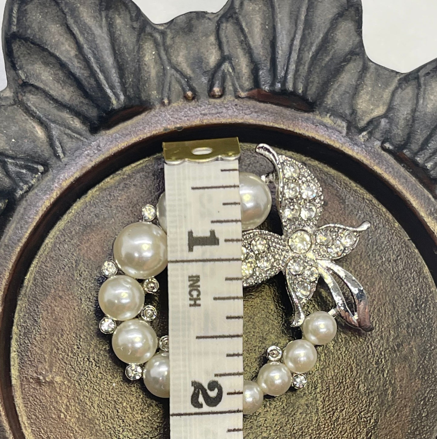 Luxe’s Pearls Crystal butterfly Brooch Rhinestone ssilver tone woman with rhinestone gift scarf accessory