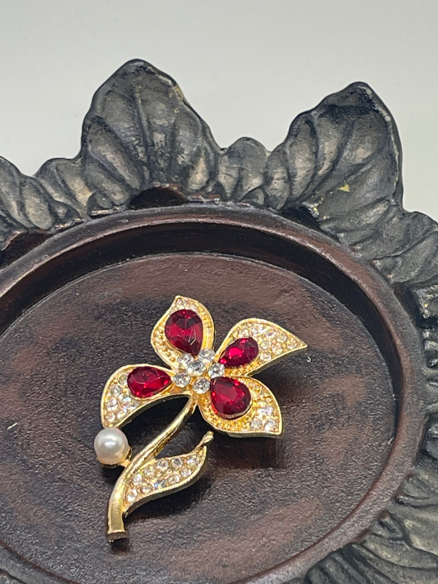 Luxe’s Red Crystal Brooch Rhinestone flower gold tone woman with rhinestone gift scarf accessory