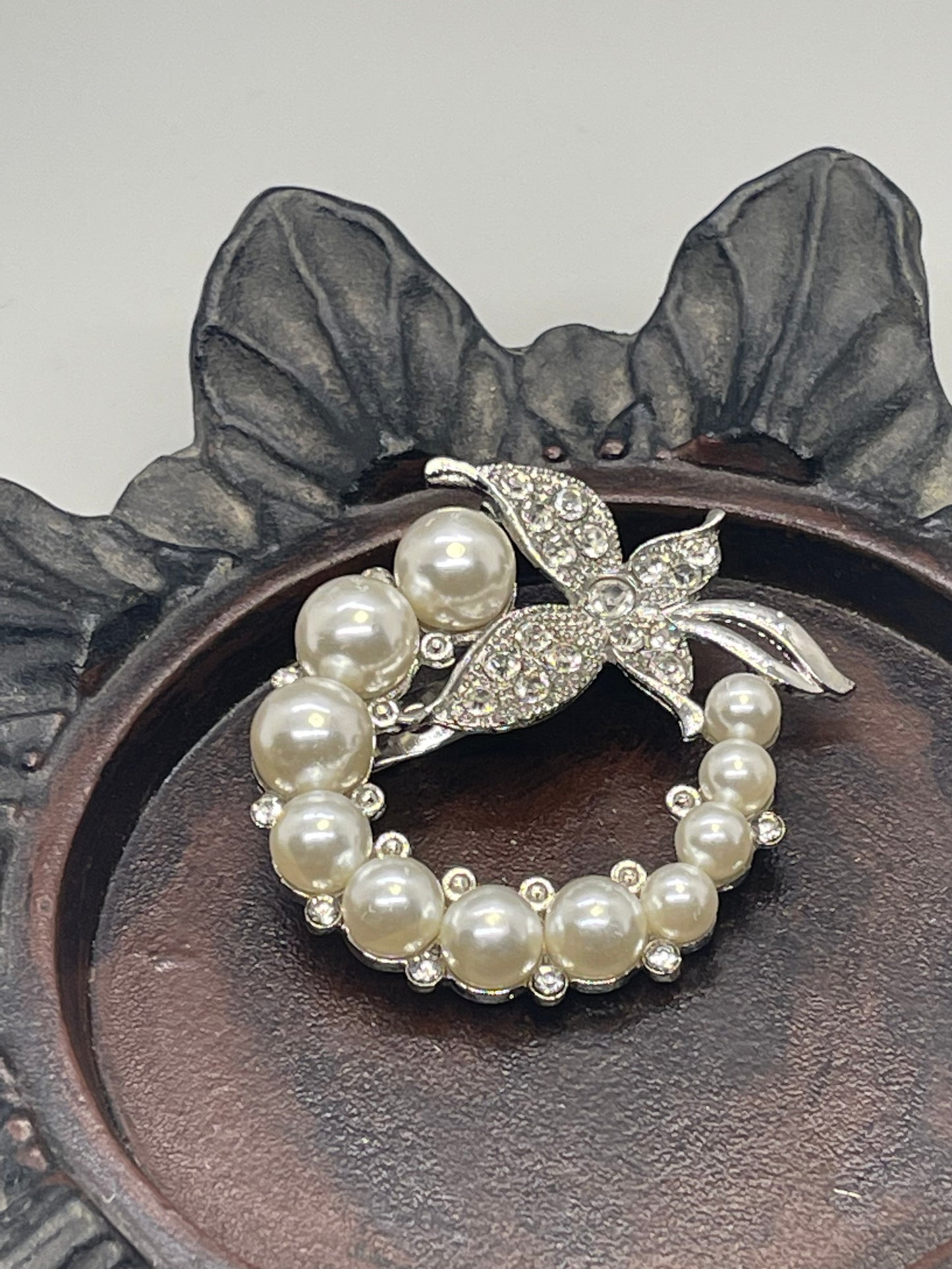 Luxe’s Pearls Crystal butterfly Brooch Rhinestone ssilver tone woman with rhinestone gift scarf accessory