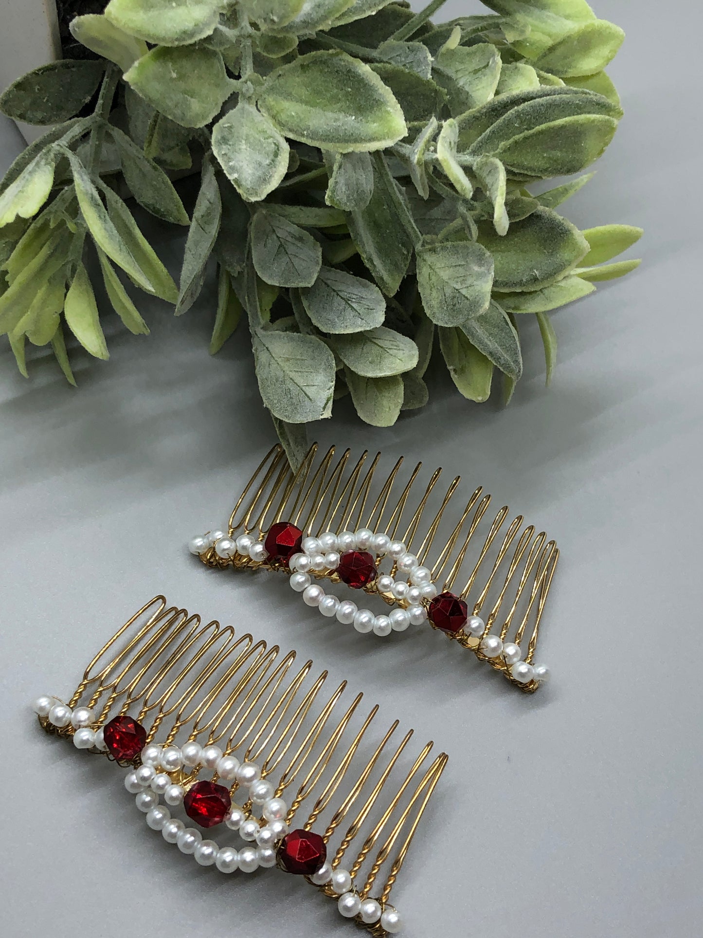 Ruby Red White Beaded Hair Comb 3.5'' Gold Tone 2pc Set Comb Retro Bridal Prom Wedding Party