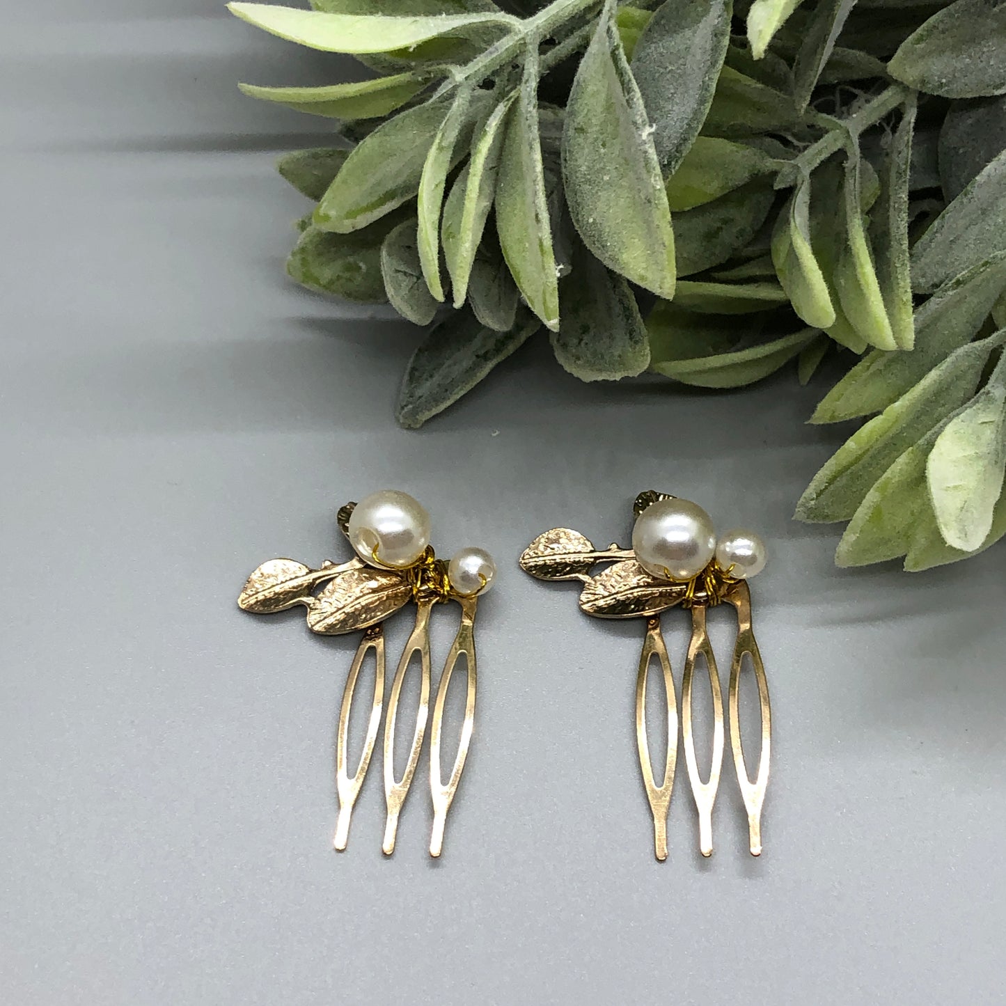 Cream Ivory Beaded 2 pc Set Comb Gold Tone Metal Comb Retro Bridal Prom Wedding Party