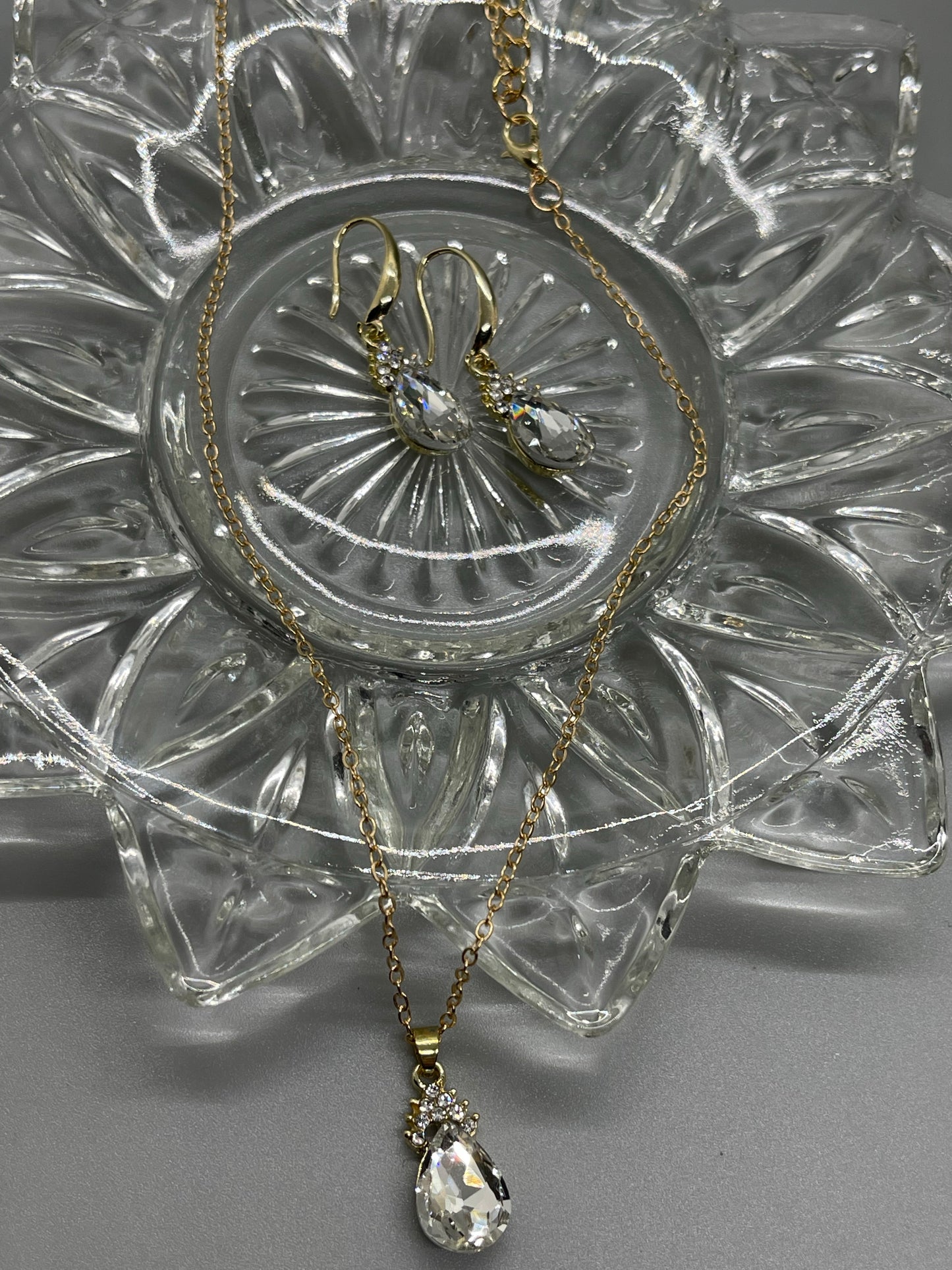 Crystal teardrop Zinc Alloy Jewelry Sets earring necklace plated fashion jewelry for woman with rhinestone nickel lead cadmium free ngs set