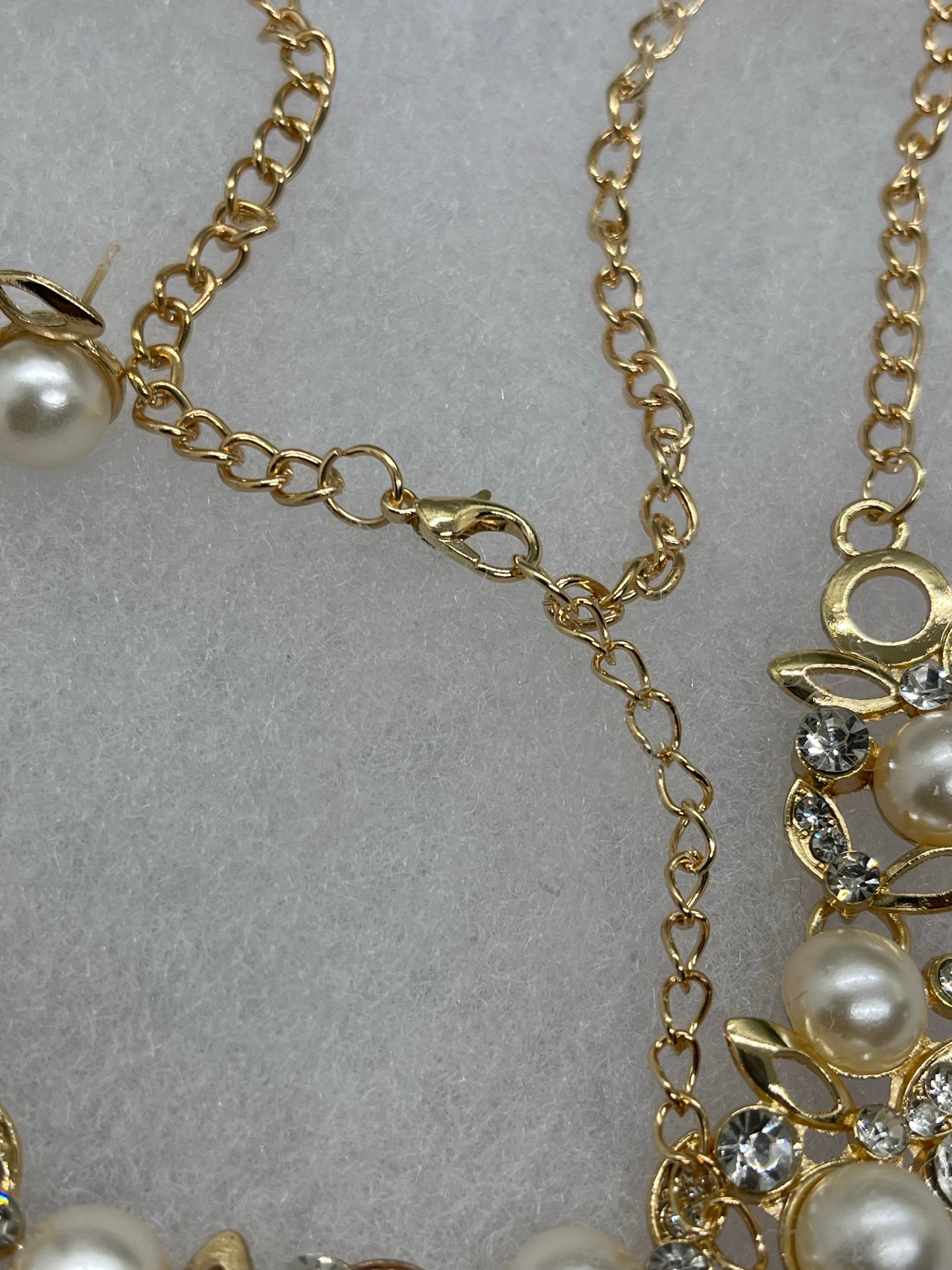 Pearls Crystal leaf gold necklace earrings set