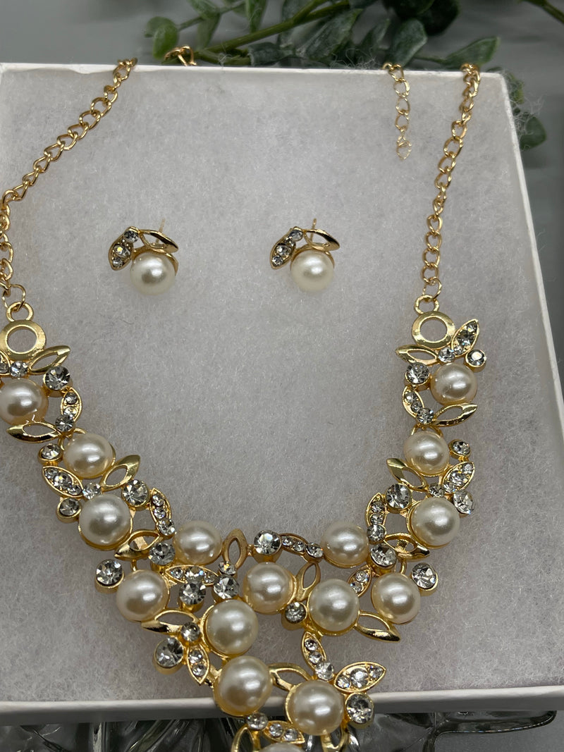 Pearls Crystal leaf gold necklace earrings set