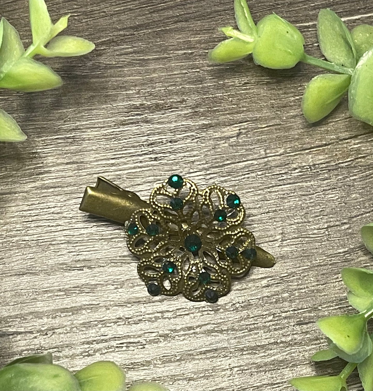 Emerald green Flower crystal rhinestone 2..0” antique vintage style alligator clip wedding shower bridesmaid