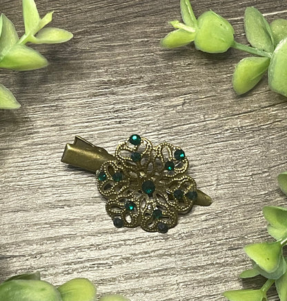 Emerald green Flower crystal rhinestone 2..0” antique vintage style alligator clip wedding shower bridesmaid