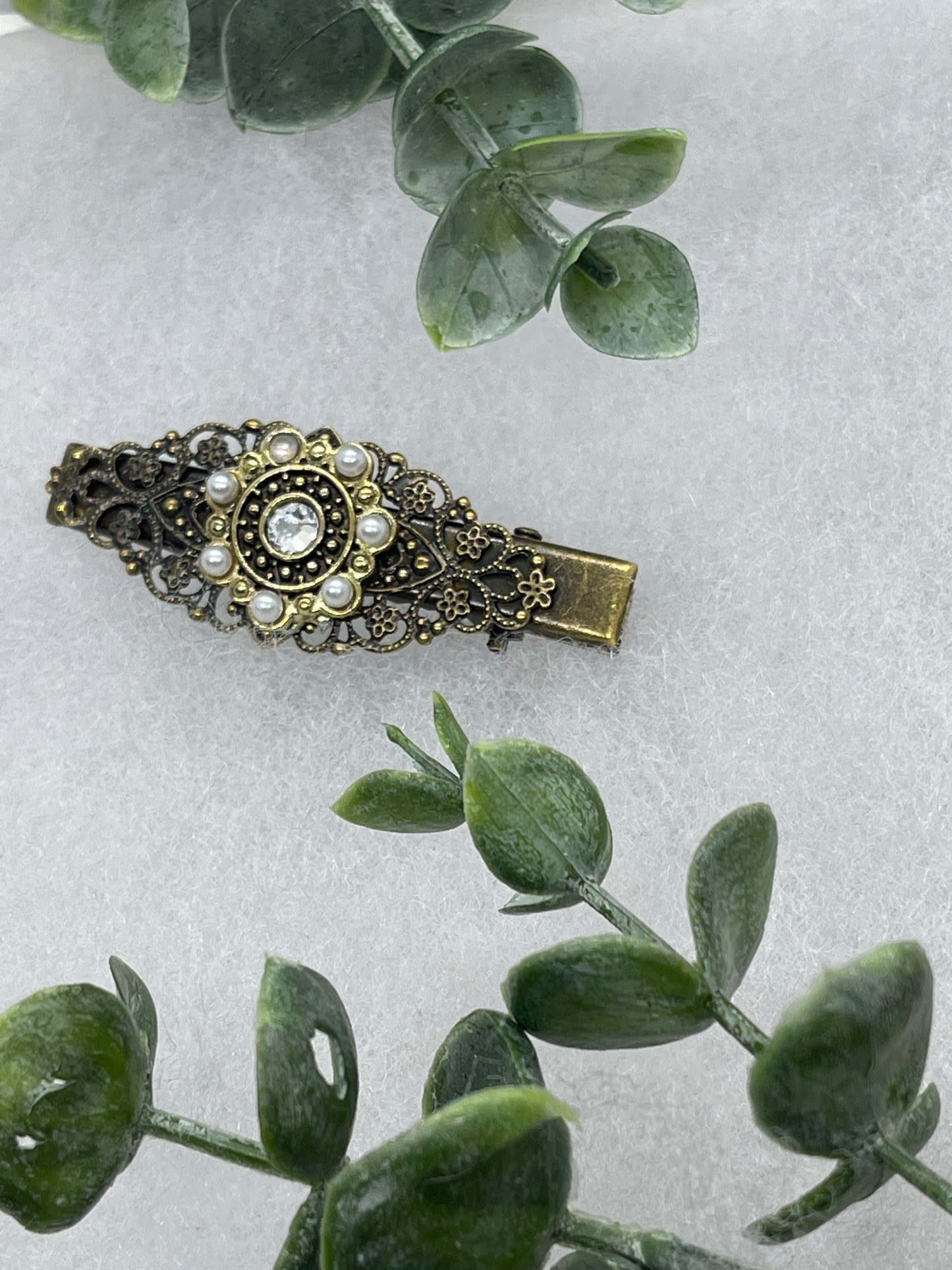 Cream crystal vintage antique style leaf hair alligator clip on a 2.5”Handmade hair accessory bridal wedding Retro Bridal Party Prom Birthday gifts