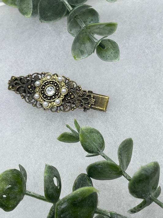 Cream crystal vintage antique style leaf hair alligator clip on a 2.5”Handmade hair accessory bridal wedding Retro Bridal Party Prom Birthday gifts